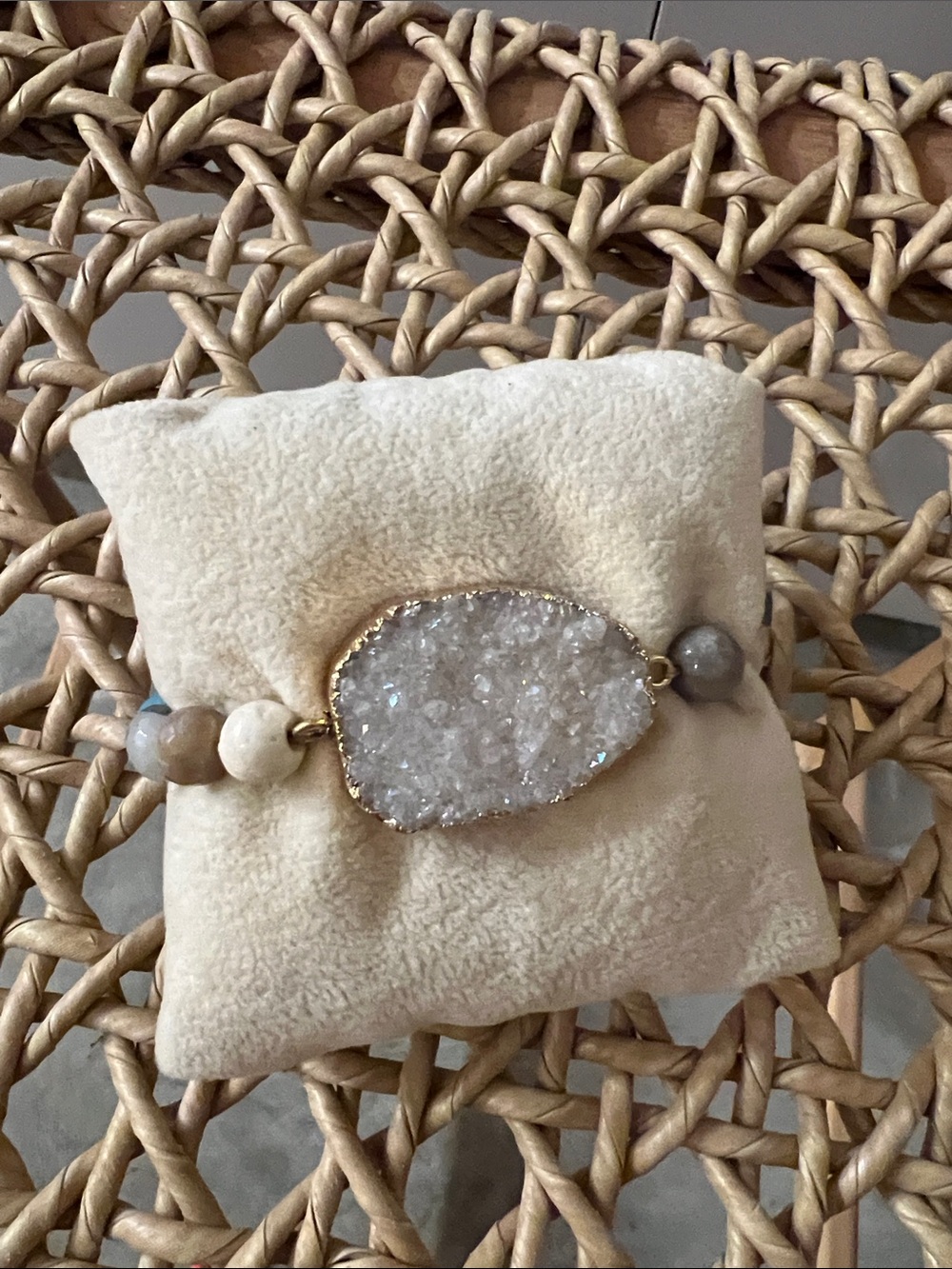Neutral Druzy Stone Beaded Bracelet - Gold Accent